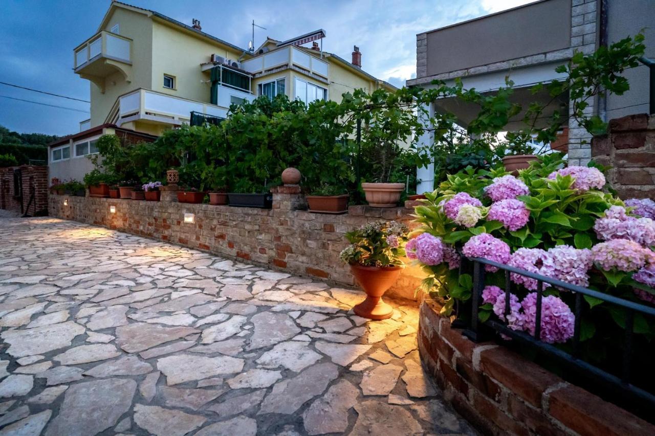 Grguric Apartments Palit Bagian luar foto